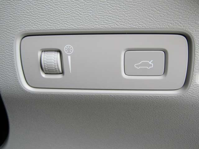 ボルボ ＸＣ４０ Ｂ４ ＡＷＤ インスクリプション ４ＷＤ R3年 (四国) 99