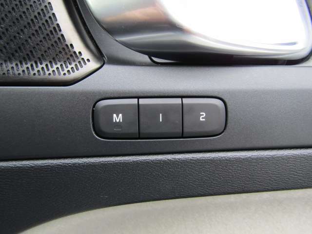 ボルボ ＸＣ４０ Ｂ４ ＡＷＤ インスクリプション ４ＷＤ R3年 (四国) 99