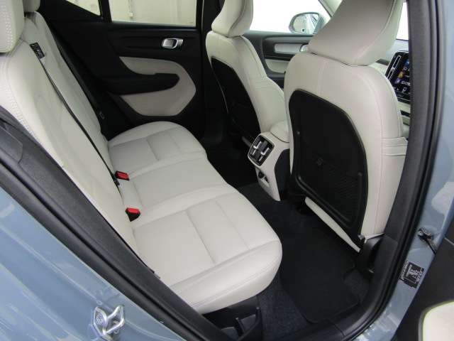 ボルボ ＸＣ４０ Ｂ４ ＡＷＤ インスクリプション ４ＷＤ R3年 (四国) 99