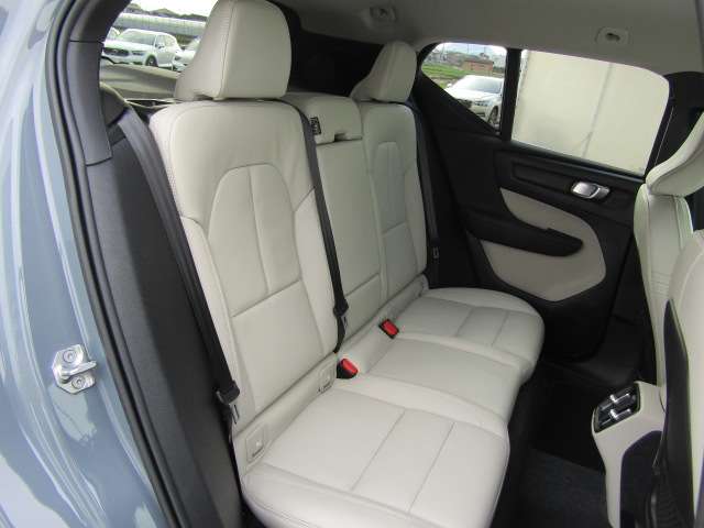 ボルボ ＸＣ４０ Ｂ４ ＡＷＤ インスクリプション ４ＷＤ R3年 (四国) 99