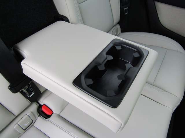 ボルボ ＸＣ４０ Ｂ４ ＡＷＤ インスクリプション ４ＷＤ R3年 (四国) 99