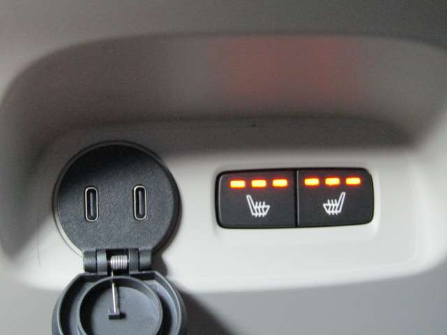 ボルボ ＸＣ４０ Ｂ４ ＡＷＤ インスクリプション ４ＷＤ R3年 (四国) 99