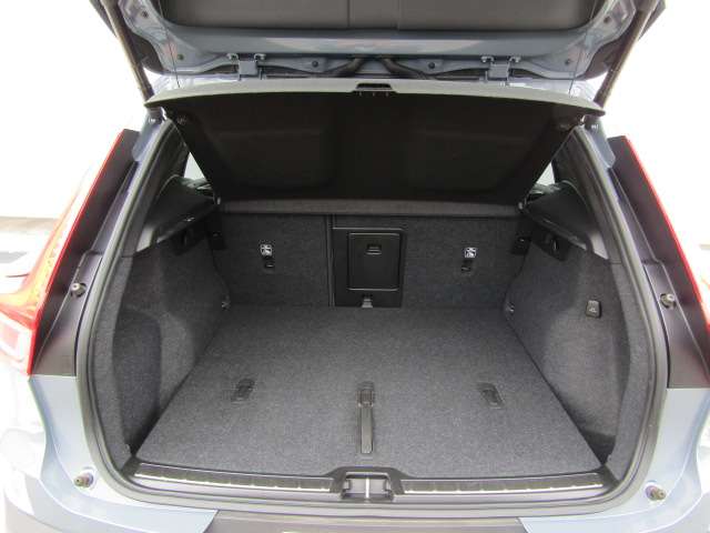 ボルボ ＸＣ４０ Ｂ４ ＡＷＤ インスクリプション ４ＷＤ R3年 (四国) 99