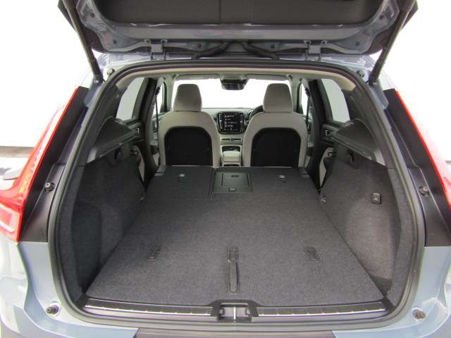 ボルボ ＸＣ４０ Ｂ４ ＡＷＤ インスクリプション ４ＷＤ R3年 (四国) 99