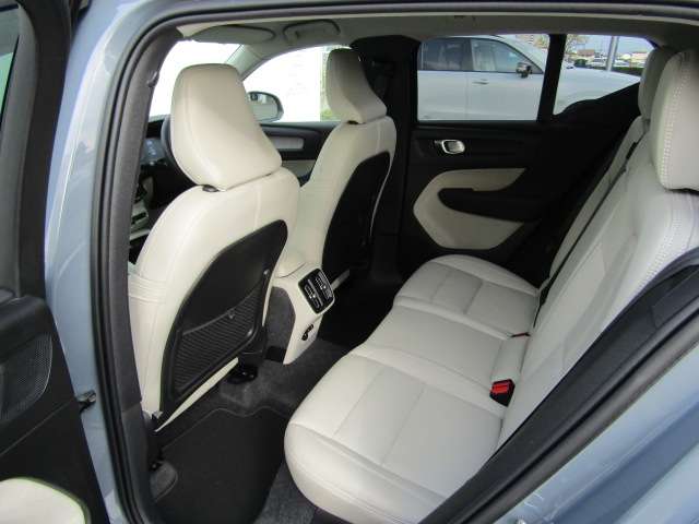 ボルボ ＸＣ４０ Ｂ４ ＡＷＤ インスクリプション ４ＷＤ R3年 (四国) 99