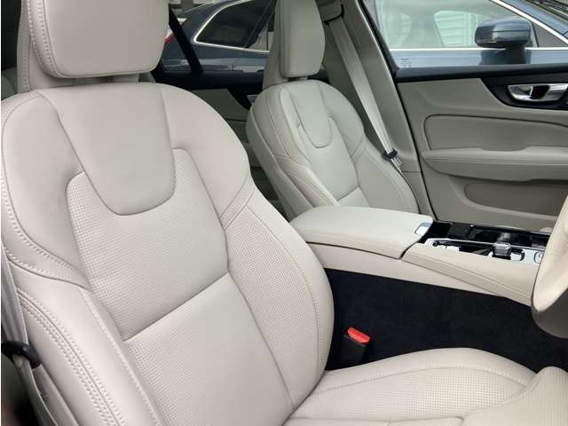 ボルボ Ｖ６０ リチャージ アルティメット Ｔ６ ＡＷＤ プラグイン ハイブリッド ４ＷＤ R6年 (関東) 99