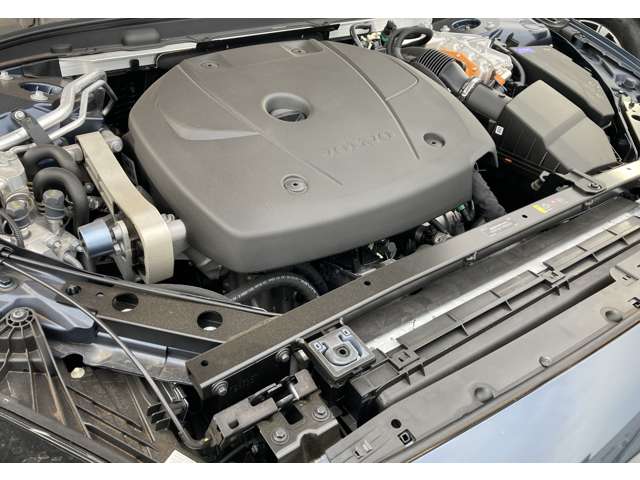 ボルボ Ｖ６０ リチャージ アルティメット Ｔ６ ＡＷＤ プラグイン ハイブリッド ４ＷＤ R6年 (関東) 99