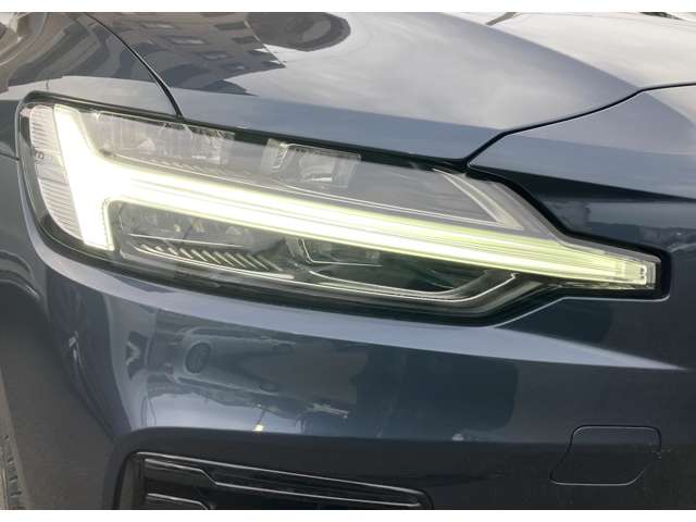 ボルボ Ｖ６０ リチャージ アルティメット Ｔ６ ＡＷＤ プラグイン ハイブリッド ４ＷＤ R6年 (関東) 99