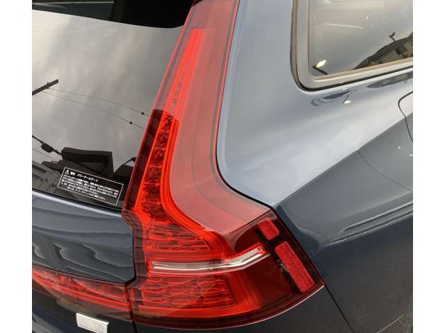 ボルボ Ｖ６０ リチャージ アルティメット Ｔ６ ＡＷＤ プラグイン ハイブリッド ４ＷＤ R6年 (関東) 99
