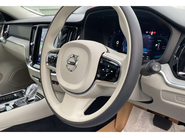 ボルボ Ｖ６０ リチャージ アルティメット Ｔ６ ＡＷＤ プラグイン ハイブリッド ４ＷＤ R6年 (関東) 99