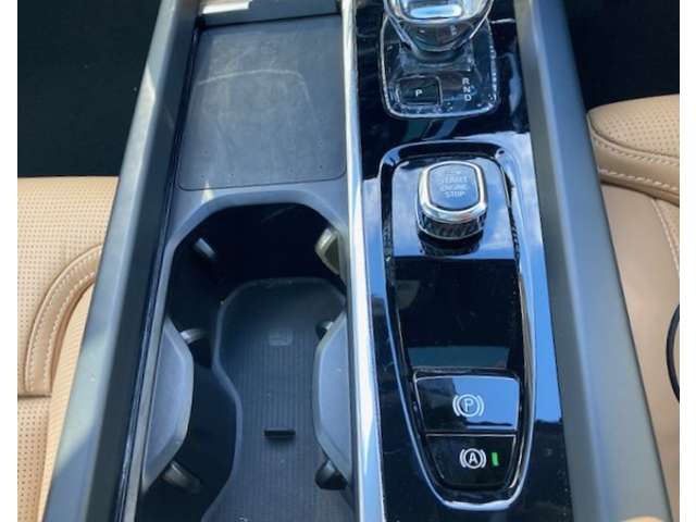 ボルボ ＸＣ６０ リチャージ アルティメット Ｔ６ ＡＷＤ プラグイン ハイブリッド ４ＷＤ R5年 (関東) 99