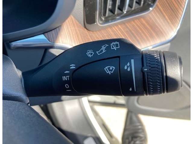 ボルボ ＸＣ６０ リチャージ アルティメット Ｔ６ ＡＷＤ プラグイン ハイブリッド ４ＷＤ R5年 (関東) 99