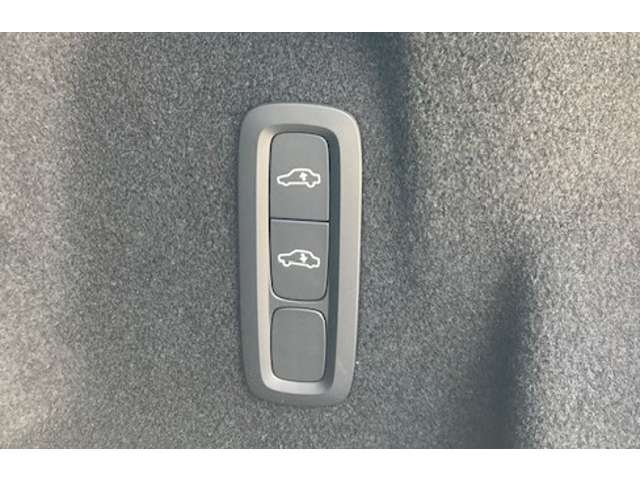 ボルボ ＸＣ６０ リチャージ アルティメット Ｔ６ ＡＷＤ プラグイン ハイブリッド ４ＷＤ R5年 (関東) 99