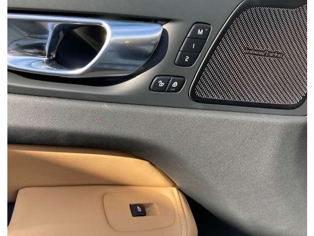 ボルボ ＸＣ６０ リチャージ アルティメット Ｔ６ ＡＷＤ プラグイン ハイブリッド ４ＷＤ R5年 (関東) 99