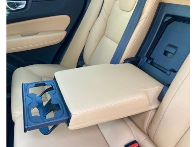 ボルボ ＸＣ６０ リチャージ アルティメット Ｔ６ ＡＷＤ プラグイン ハイブリッド ４ＷＤ R5年 (関東) 99