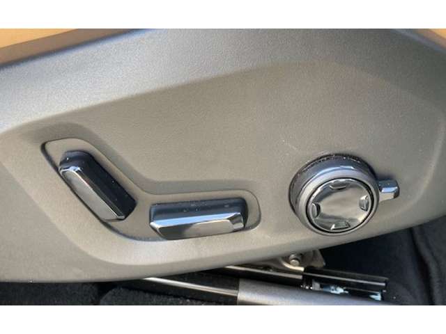 ボルボ ＸＣ６０ リチャージ アルティメット Ｔ６ ＡＷＤ プラグイン ハイブリッド ４ＷＤ R5年 (関東) 99