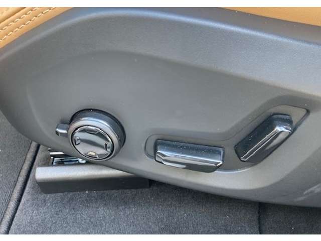 ボルボ ＸＣ６０ リチャージ アルティメット Ｔ６ ＡＷＤ プラグイン ハイブリッド ４ＷＤ R5年 (関東) 99