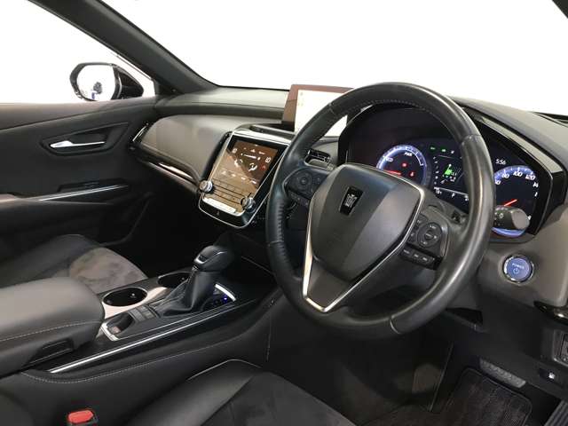 トヨタ クラウン　ハイブリッド ハイブリッド ２．５ ＲＳ アドバンス ＦＯＵＲ ４ＷＤ R1年 (北海道) 99