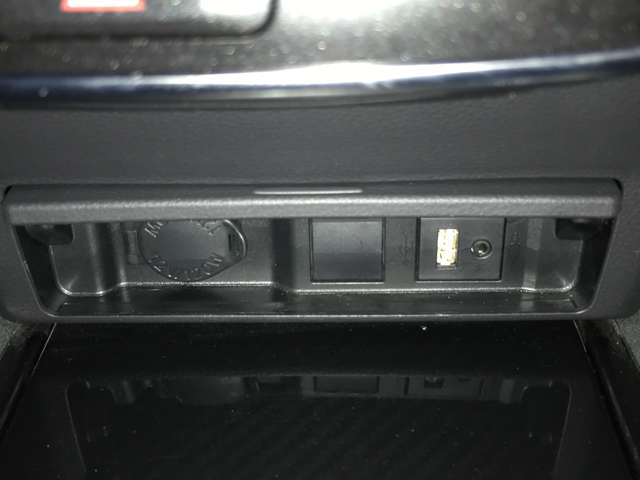 トヨタ クラウン　ハイブリッド ハイブリッド ２．５ ＲＳ アドバンス ＦＯＵＲ ４ＷＤ R1年 (北海道) 99