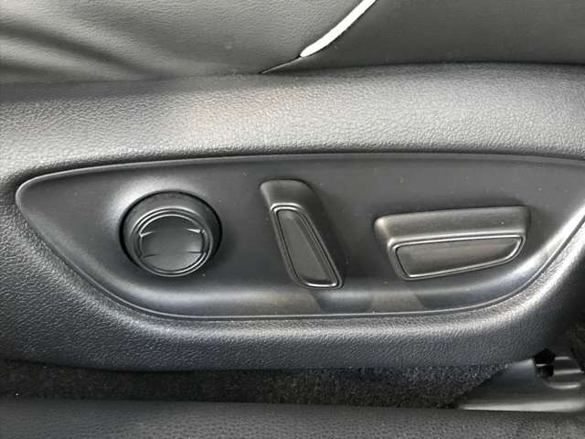 トヨタ クラウン　ハイブリッド ハイブリッド ２．５ ＲＳ アドバンス ＦＯＵＲ ４ＷＤ R1年 (北海道) 99