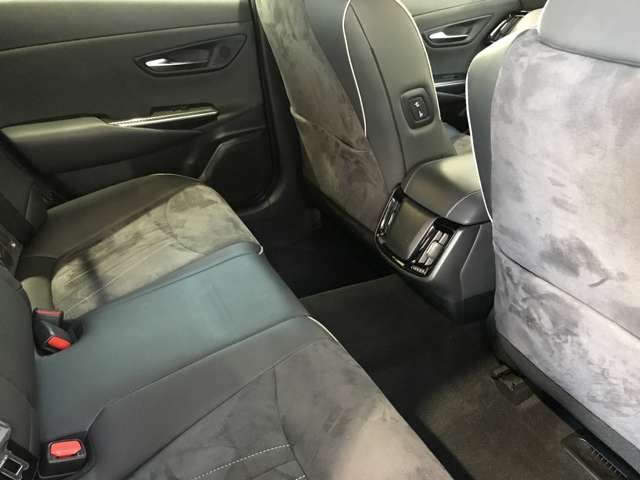 トヨタ クラウン　ハイブリッド ハイブリッド ２．５ ＲＳ アドバンス ＦＯＵＲ ４ＷＤ R1年 (北海道) 99