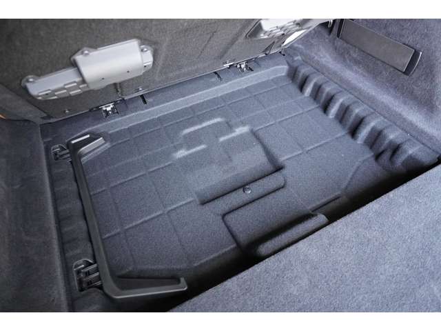 ＢＭＷ ３シリーズ ３２０Ｄ Ｘドライブ Ｍスポーツ ディーゼルターボ ４ＷＤ R2年 (近畿) 99