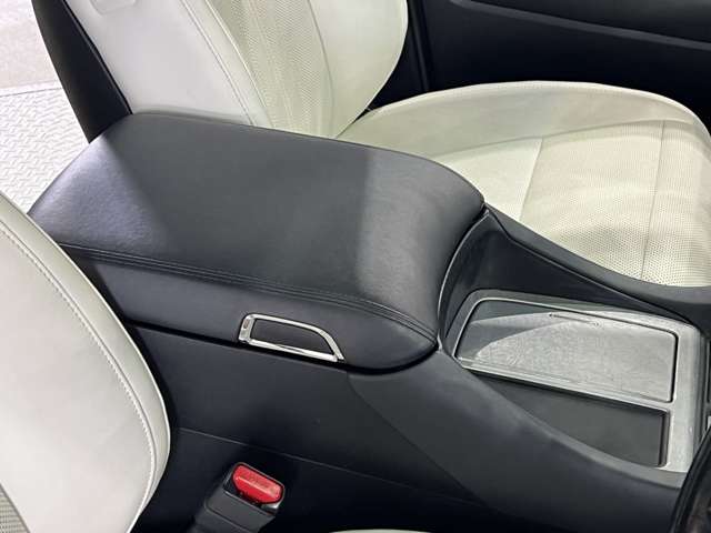 トヨタ アルファード ３．５ エグゼクティブ ラウンジ Ｓ H30年 (関東) 99