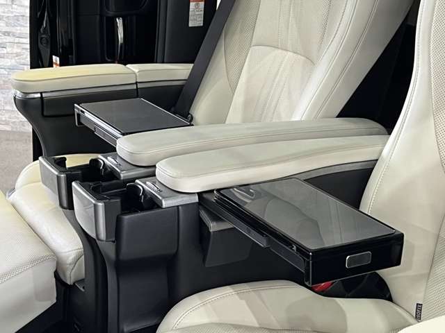 トヨタ アルファード ３．５ エグゼクティブ ラウンジ Ｓ H30年 (関東) 99