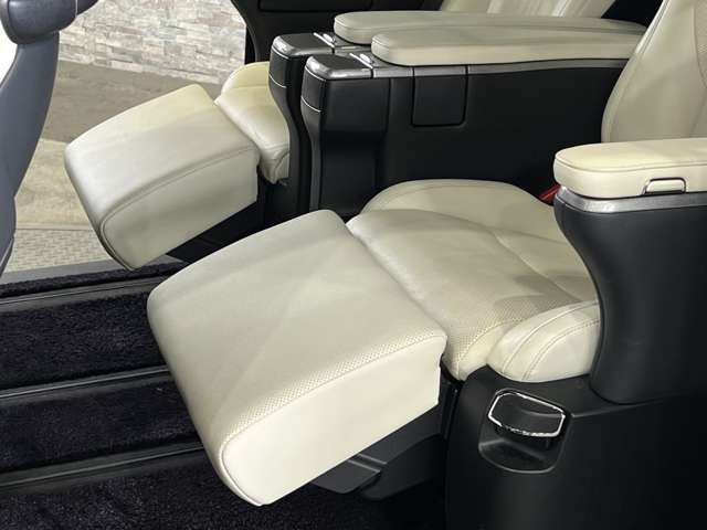 トヨタ アルファード ３．５ エグゼクティブ ラウンジ Ｓ H30年 (関東) 99