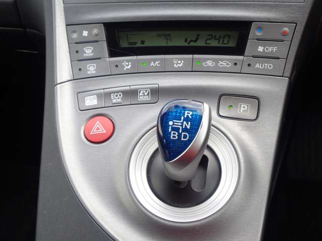 トヨタ プリウス １．８ Ｓ H27年 (中国) 99