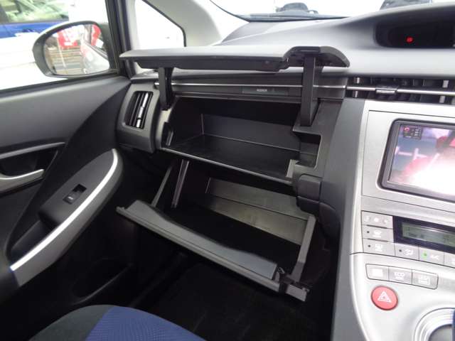 トヨタ プリウス １．８ Ｓ H27年 (中国) 99