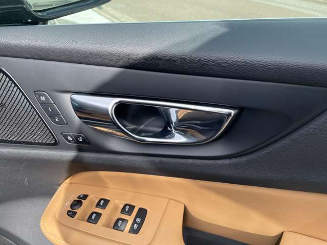 ボルボ Ｖ６０ Ｔ５　インスクリプション R1年 (東北) 99