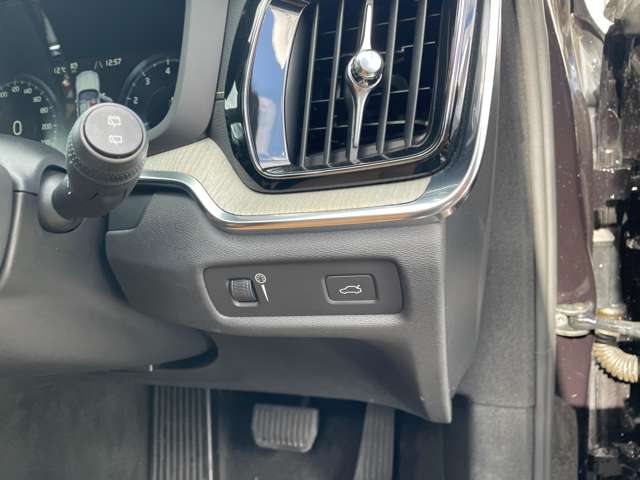 ボルボ Ｖ６０ Ｔ５　インスクリプション R1年 (東北) 99