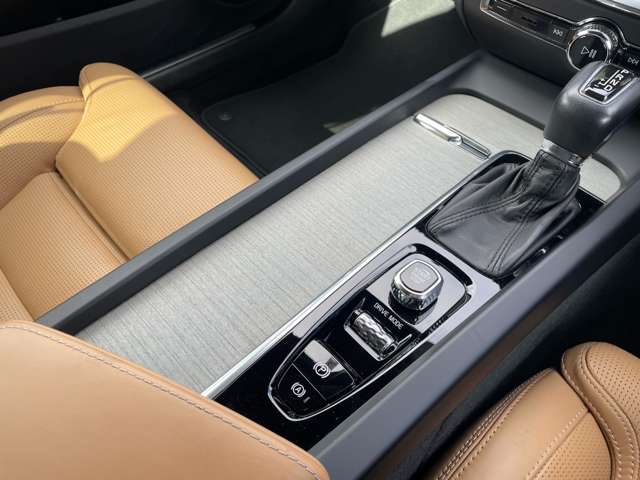 ボルボ Ｖ６０ Ｔ５　インスクリプション R1年 (東北) 99