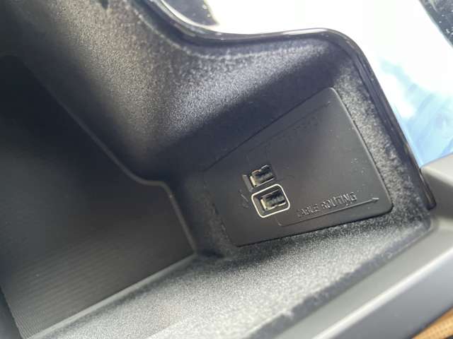 ボルボ Ｖ６０ Ｔ５　インスクリプション R1年 (東北) 99