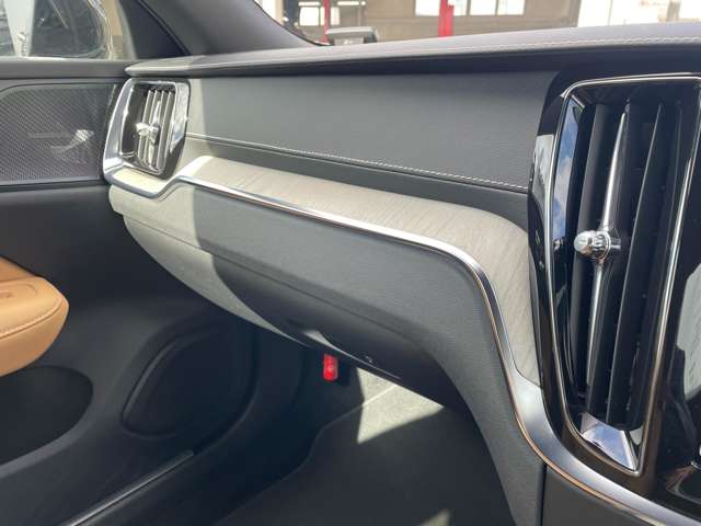 ボルボ Ｖ６０ Ｔ５　インスクリプション R1年 (東北) 99