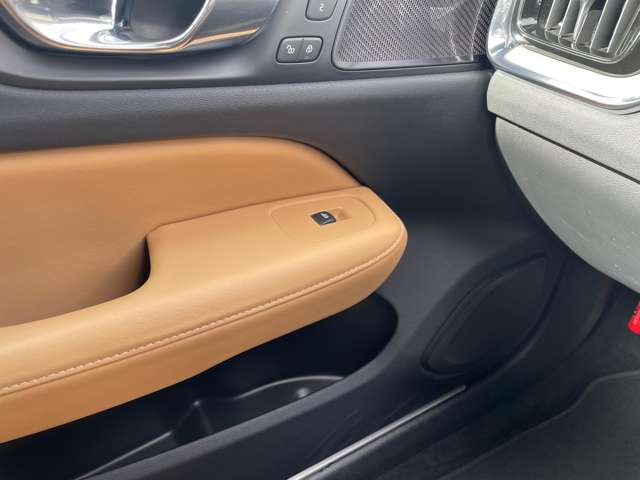 ボルボ Ｖ６０ Ｔ５　インスクリプション R1年 (東北) 99