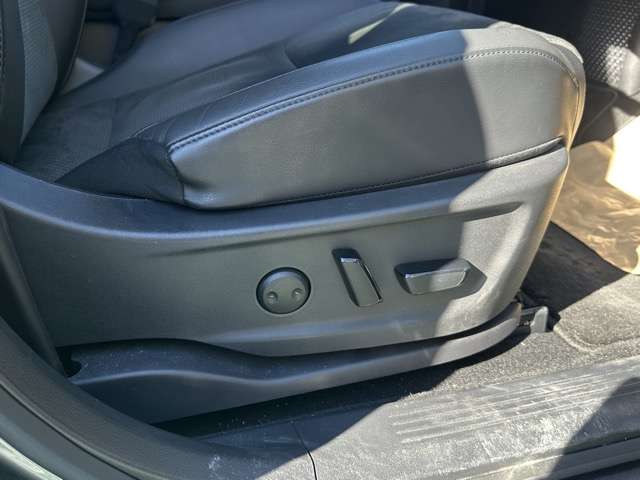 日産 アリア Ｂ６ R4年 (東海) 99