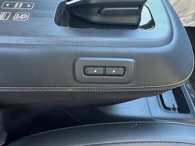 日産 アリア Ｂ６ R4年 (東海) 99