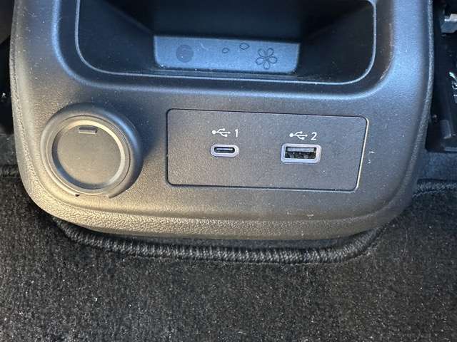 日産 アリア Ｂ６ R4年 (東海) 99