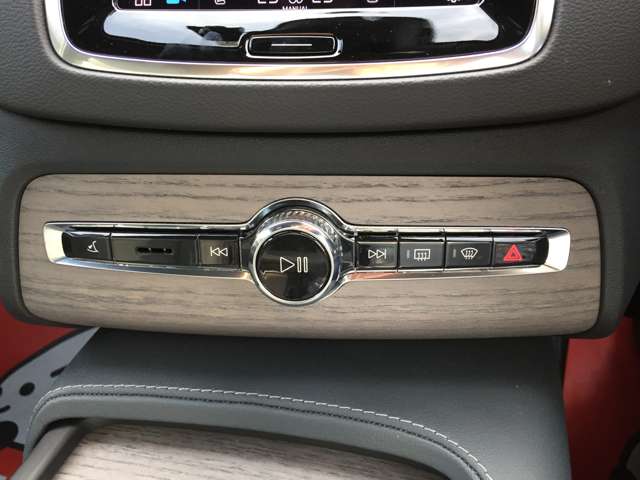 ボルボ ＸＣ９０ リチャージ アルティメット Ｔ８ ＡＷＤ プラグイン ハイブリッド ４ＷＤ R5年 (東海) 99