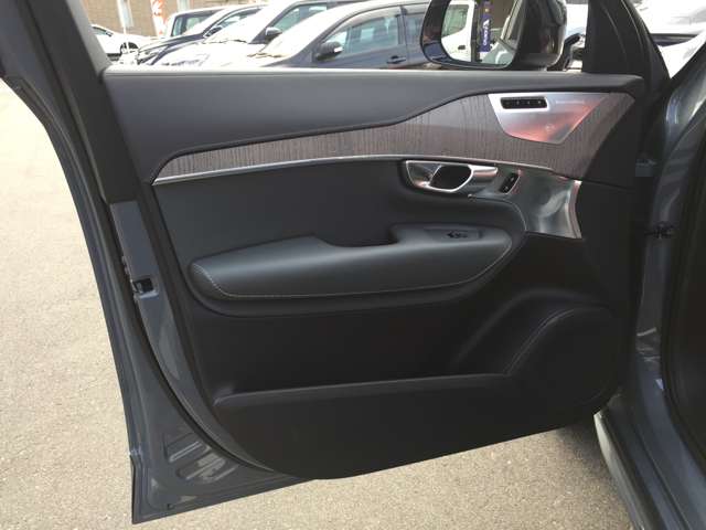 ボルボ ＸＣ９０ リチャージ アルティメット Ｔ８ ＡＷＤ プラグイン ハイブリッド ４ＷＤ R5年 (東海) 99