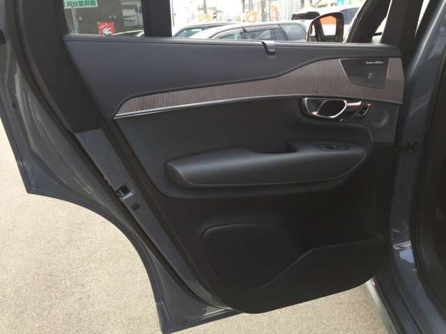 ボルボ ＸＣ９０ リチャージ アルティメット Ｔ８ ＡＷＤ プラグイン ハイブリッド ４ＷＤ R5年 (東海) 99