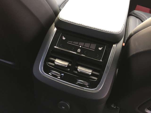 ボルボ ＸＣ９０ リチャージ アルティメット Ｔ８ ＡＷＤ プラグイン ハイブリッド ４ＷＤ R5年 (東海) 99