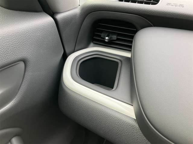 ホンダ フィット　ハイブリッド １．５ Ｅ：ＨＥＶ ホーム R6年 (東海) 99