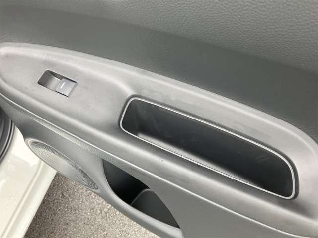 ホンダ フィット　ハイブリッド １．５ Ｅ：ＨＥＶ ホーム R6年 (東海) 99