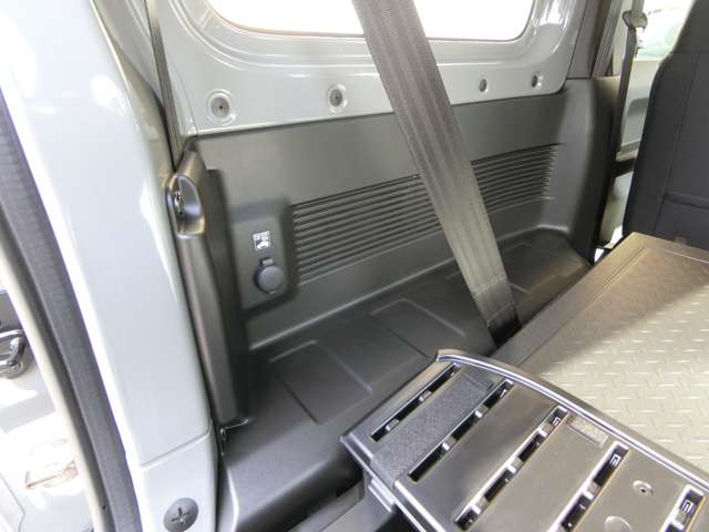 スズキ ジムニー ６６０ ＸＣ ４ＷＤ R6年 (中国) 99