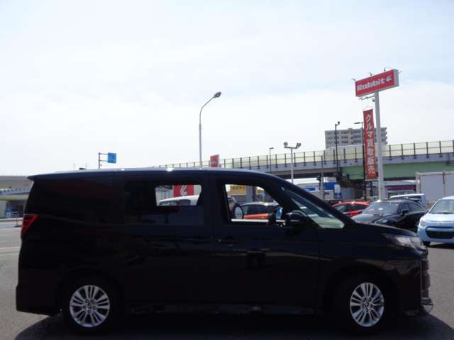 トヨタ ノア １．８ ハイブリッド Ｓ－Ｇ R5年 (中国) 99