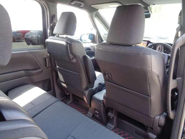 トヨタ ノア １．８ ハイブリッド Ｓ－Ｇ R5年 (中国) 99