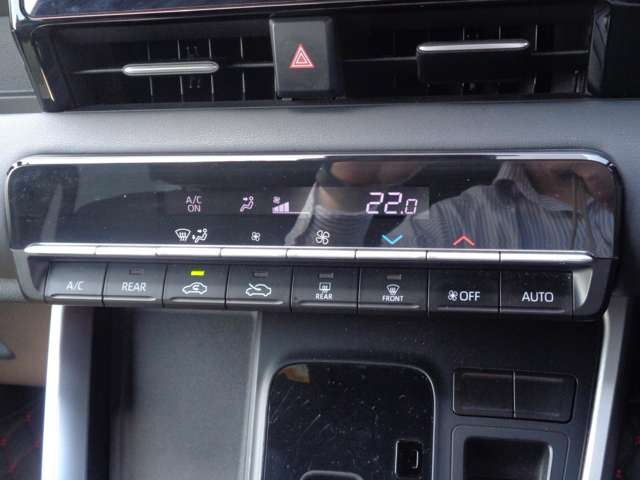 トヨタ ノア １．８ ハイブリッド Ｓ－Ｇ R5年 (中国) 99